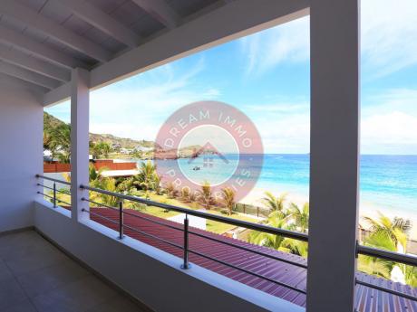 LOCATION VILLA MODERNE 3CH PIEDS DANS L’EAU SUR LA PLAGE FLAMANDS – SAINT BARTHELEMY