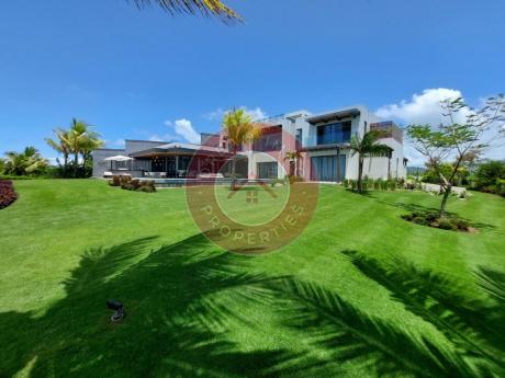 VILLA ULTRA LUXUEUSE AVEC VUE MER DANS LE DOMAINE DE ANAHITA A BEAU CHAMP - ILE MAURICE 