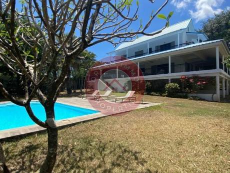 VILLA DE CHARME DE 4 CH SUR UN TERRAIN DE 3500 M² PROCHE DE GRAND-BAIE – ILE MAURICE