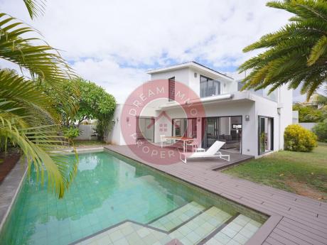 SUPERBE VILLA MEUBLEE DE 4 CHAMBRES PROCHE MER À TROU AUX BICHES – ILE MAURICE