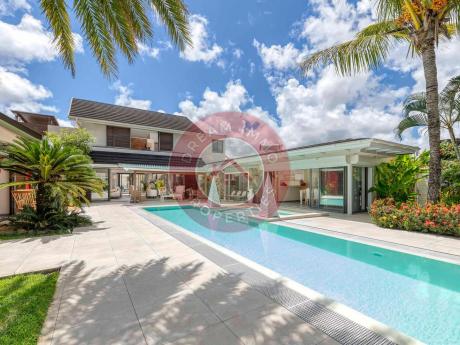 GRANDE VILLA SUR UN TERRAIN DE 1045 M2 AU CLOS DU LITTORAL A GRAND BAIE - ILE MAURICE