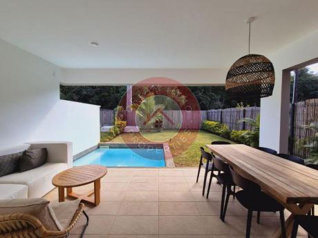 BEAU DUPLEX DE 3 CH VENDU MEUBLE PROCHE MER A RIVIERE NOIRE - ILE MAURICE
