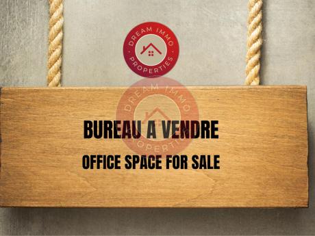 BUREAU DE 102 M2 A LOUER AU CENTRE D'EBENE – ILE MAURICE