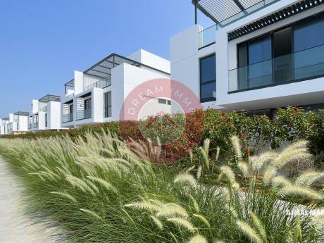 SUN ISLAND – VILLAS 5 CHAMBRES CONSTRUITES A 2 PAS DE LA MER - SHARJAH