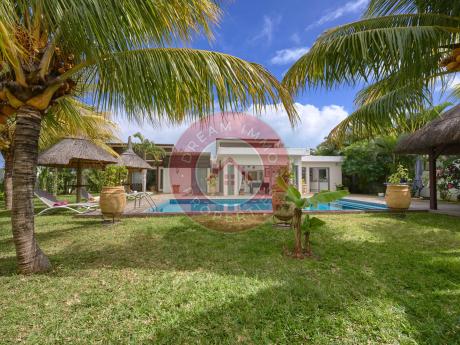 LUXUEUSE VILLA DE 4 CHAMBRES PROCHE MER & COMMODITES A GRAND BAIE – ILE MAURICE