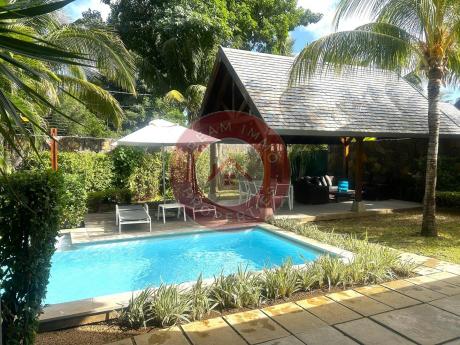 VILLA DE 3 CHAMBRES AVEC PISCINE DANS UN RESORT A RIVIERE NOIRE - ILE MAURICE