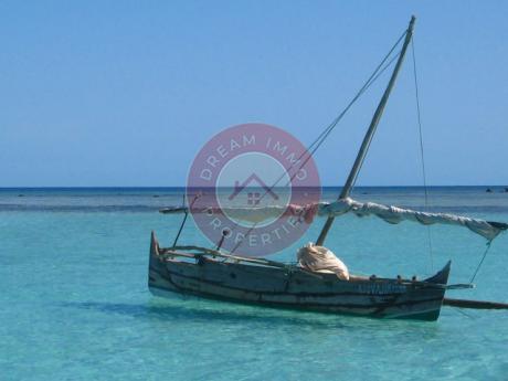 AFFAIRE RENTABLE : HOTEL 4* DE 42 CH  A TULEAR ENTRE VILLE ET MER - MADAGASCAR