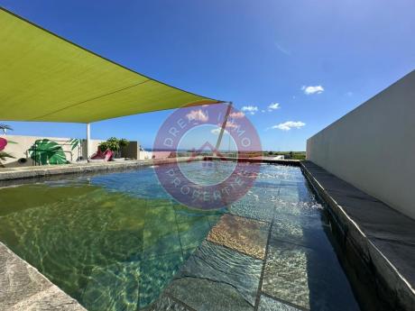 SUPERBE PENTHOUSE AVEC MAGNIFIQUE VUE MER A FLIC EN FLAC - ILE MAURICE