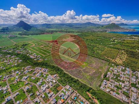 NOUVEAU LANCEMENT - TERRAINS RESIDENTIELS VUE MER & MONTAGNE A FLIC EN FLAC – ILE MAURICE