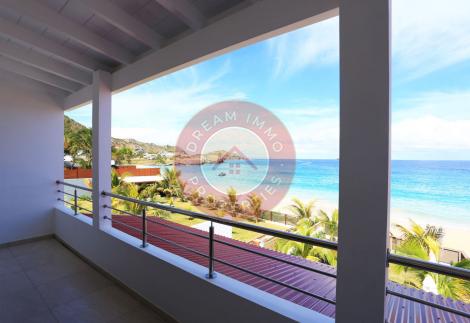 LOCATION VILLA MODERNE 3CH PIEDS DANS L’EAU SUR LA PLAGE FLAMANDS – SAINT BARTHELEMY