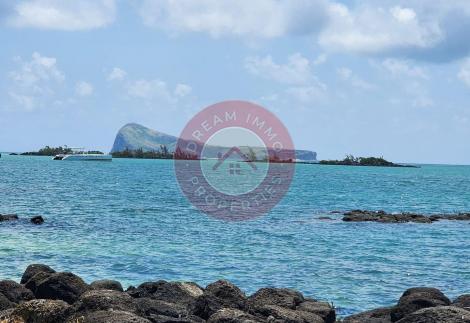 BEAU TERRAIN RESIDENTIEL SUR LA MER SITUE A ANSE LA RAIE – ILE MAURICE