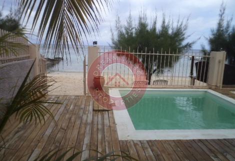 FACE MER ! BEAU & GRAND TERRAIN RESIDENTIEL VUE MER A TAMARIN – ILE MAURICE