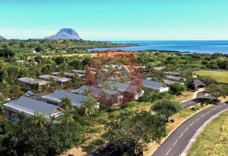 LUXUEUSES VILLAS PROCHE MER & MONTAGNES AVEC GOLF MEMBERSHIP A RIVIERE-NOIRE