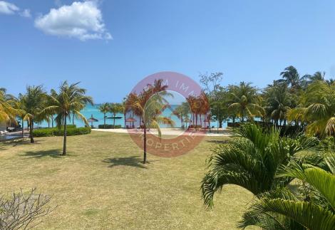 PIEDS DANS L’EAU ! SUBLIME APPARTEMENT D’EXCEPTION UNIQUE A GRAND BAIE – ILE MAURICE