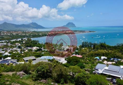 GRAND TERRAIN RESIDENTIEL VUE MER POUR PROJET IMMOBILIER A RIVIERE NOIRE - ILE MAURICE