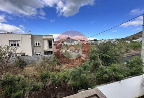 BELLE MAISON SPACIEUSE AVEC VUE MONTAGNE A COROMANDEL - ILE MAURICE