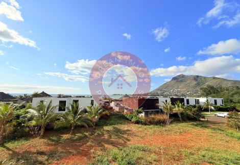 SUPERBES APPARTEMENTS AVEC VUE MER DANS RESIDENCE PIEDS DANS L’EAU  - ILE MAURICE