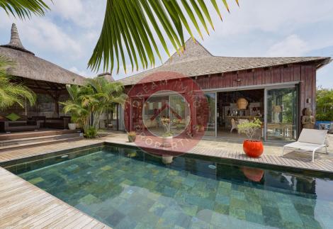 BELLE VILLA STYLE BALINAIS DE 4 CH EN REVENTE A PEREYBERE – ILE MAURICE