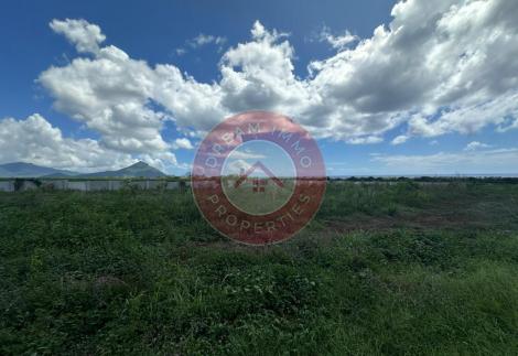 TERRAIN RESIDENTIEL DE 595 M2 ENTRE MONTAGNE & MER A FLIC EN FLAC – ILE MAURICE