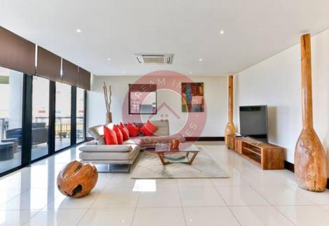 SUPERBE APPARTEMENT MEUBLE DE 3 CHAMBRES A GRAND BAIE LA CROISETTE - ILE MAURICE